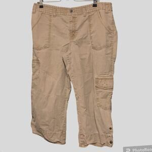 Eddie Bauer Women's Size 12 Cargo Hiking Capri Pants Tan Six Pocket Stretch